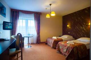 Отель Hotel Karino Spa Полянчик Двухместный номер с 1 кроватью или 2 отдельными кроватями-5